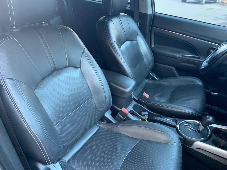 Mitsubishi outlander sport.