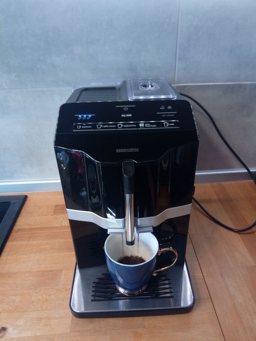 Ekspres do kawy Siemens EQ.300 ekspres ciśnieniowy SIEMENS EQ.300