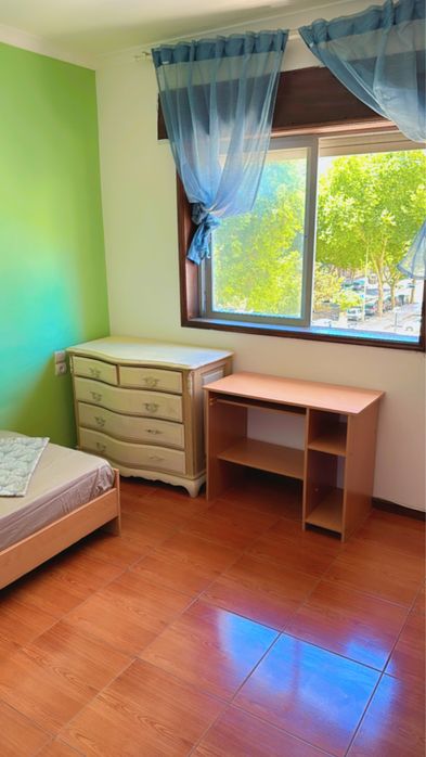 Quarto para arrendar