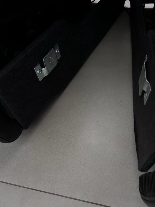 Sofá preto - Automatizado e opcionalmente modelar