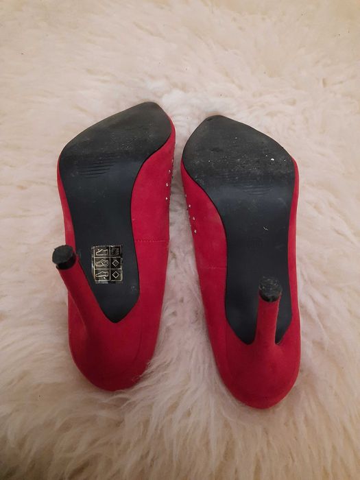 Buty czerwone szpili rozm 36