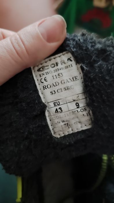 Спецвзуття, робочі черевики, захисне взуття