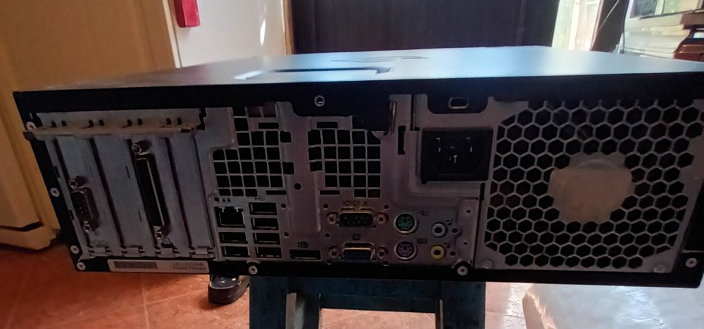Computador hp  compaq elite 8200 (com  avaria)
