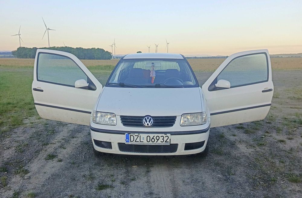 samochód volkswagen polo
