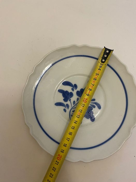 Prato em louça tradicional de Viana do Castelo pintada a mão