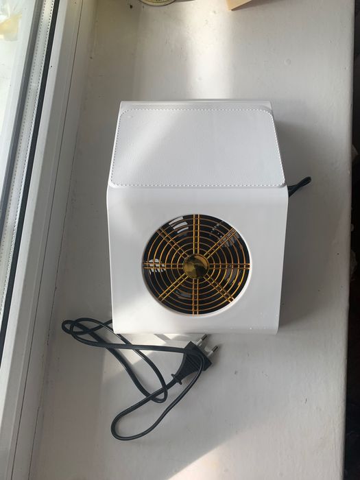 Набор: фрезер + лампа + вытяжка. Дополнительно аксессуары в комплекте