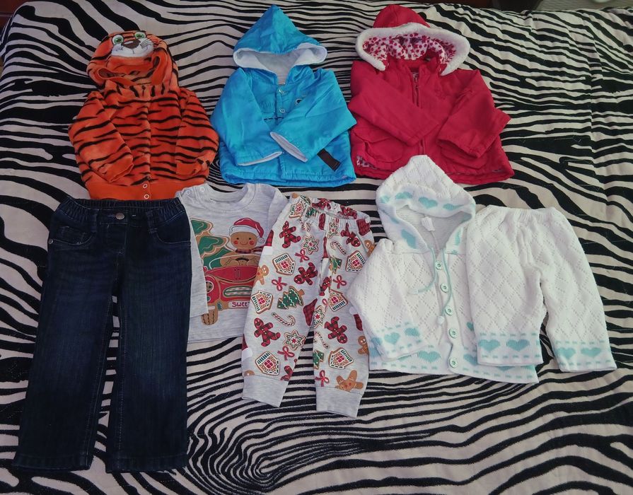 Одяг на дівчинку 9-12 місяців