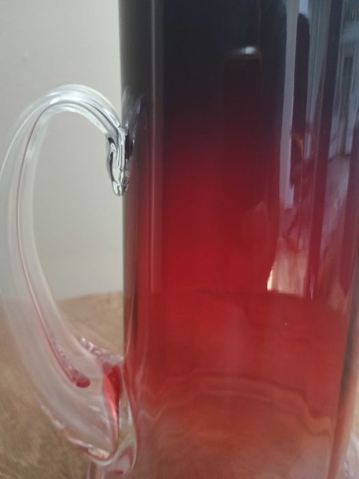 Wazon PRL Tarnowiec Jerzy Słuczan-Orkusz rubinowy 24 cm szkło artystyczne