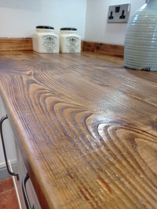 Rustykalne blaty kuchenne lite drewno