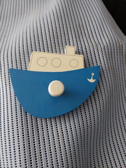 Passpartout, mealheiro e dois cabides