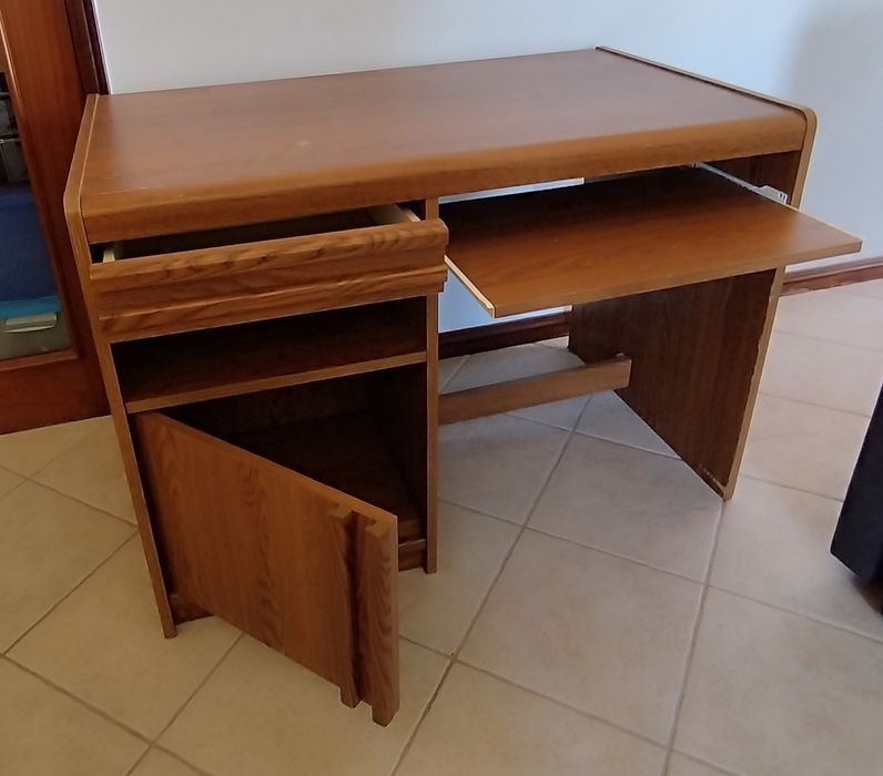 Secretária 105x61x75 cm