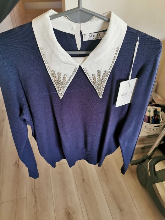 Elegancki sweterek bluzka z kołnierzykiem nowa z metką