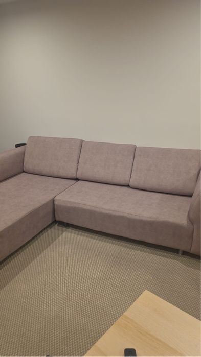 Sofa beje novo.