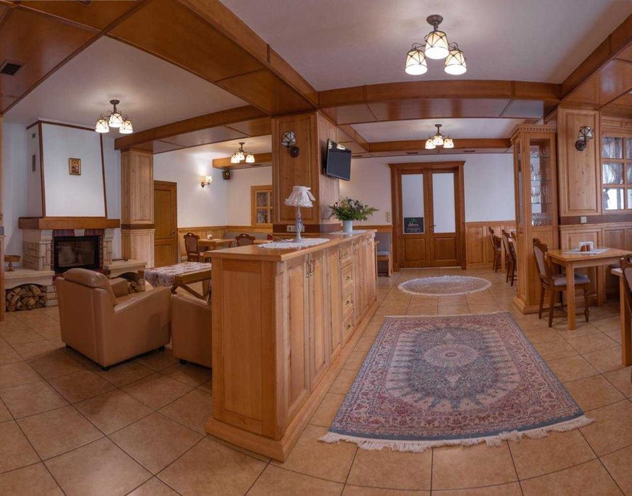 Продається будинок у серці Карпат зі СПА та критим басейном