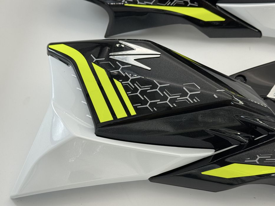 Kawasaki Z900 bok boczek owiewka Lewa