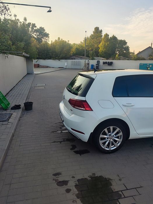 Фольксваген Гольф 7 мк 5 хечбек автомобіль
