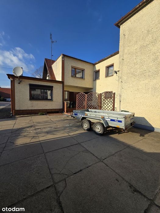 Dom z warsztatem o powierzchni 179m2+ 550m2