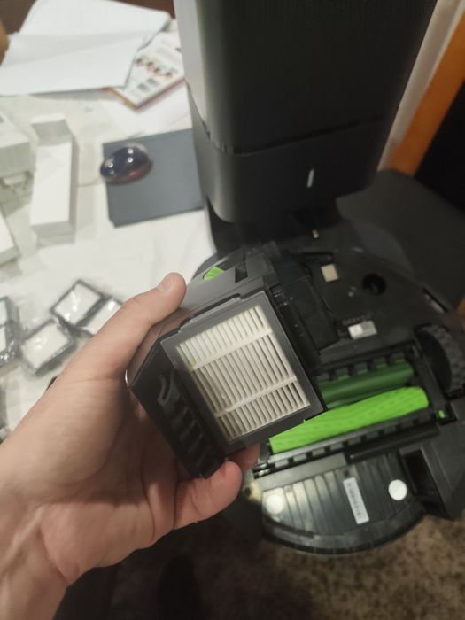 Irobot roomba i7+