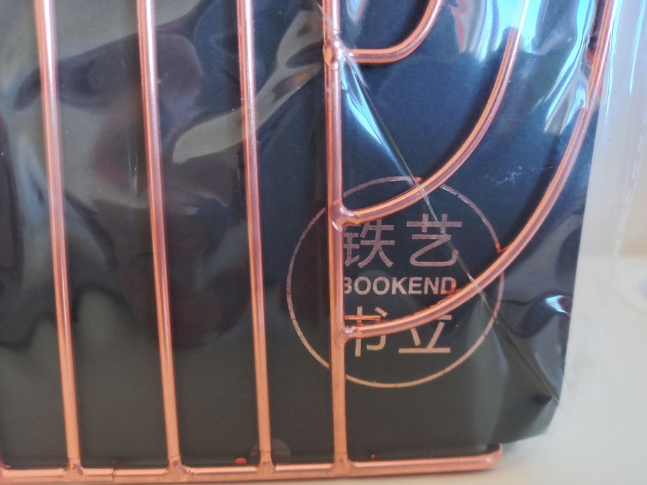 Para-livros para estante