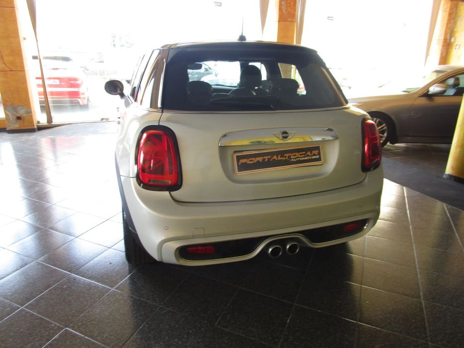 MINI 5 Portas Cooper SD Sport Aut. Seven