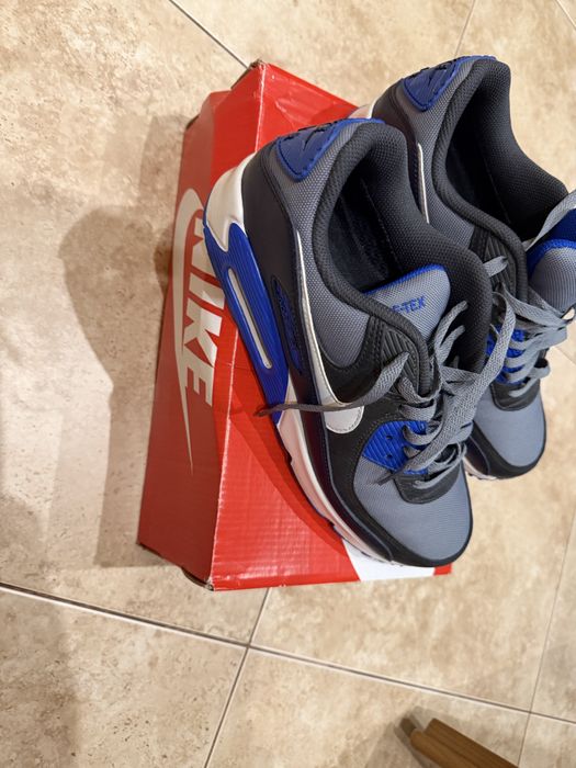 Продам новые кроссовки Nike Air Max