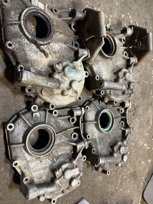 Pokrywa rozrazdu z pompa fiat 126p/ 500