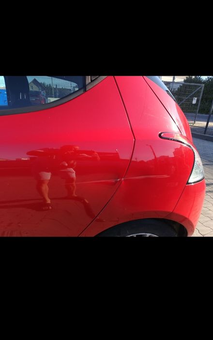 lancia ypsilon 2012