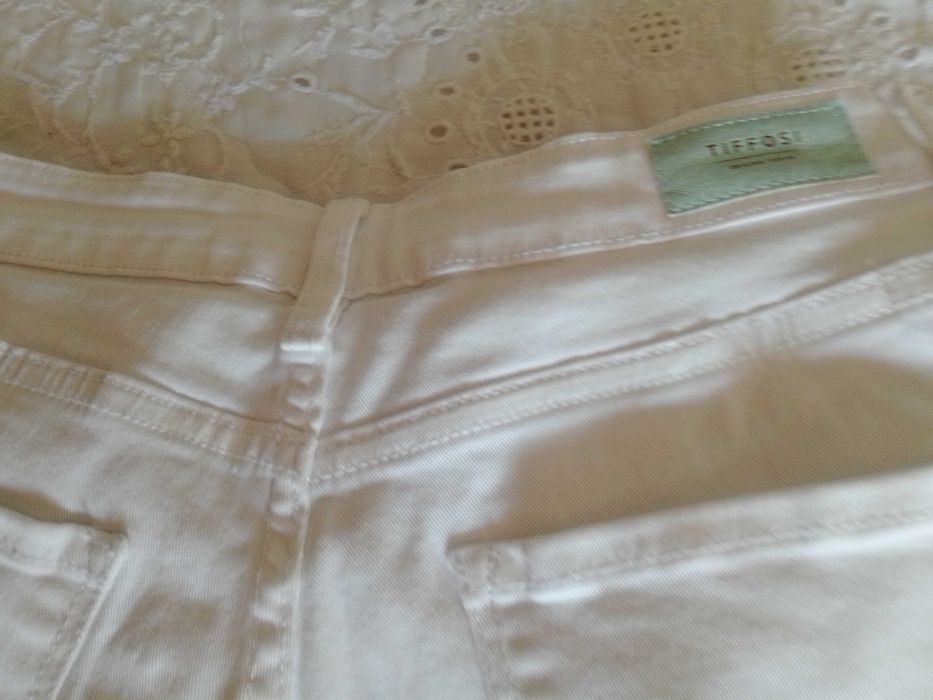 Calções t34 Tiffosi e Vestido de verão tS Bershka