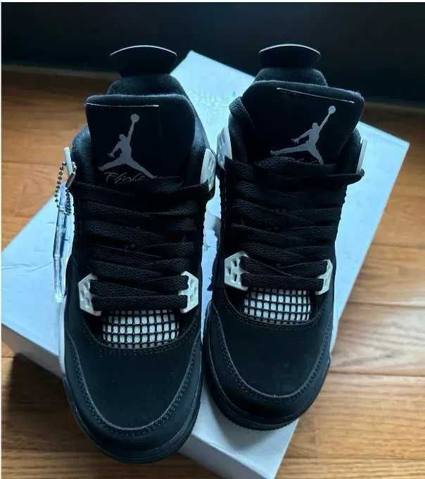 AJ4_Retro_White_Thunder 45