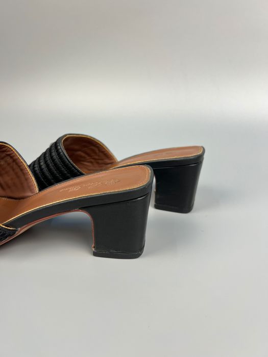 LORO PIANA Leather Mules шкіряні мюлі шльопанці на каблуку Лоро Піана