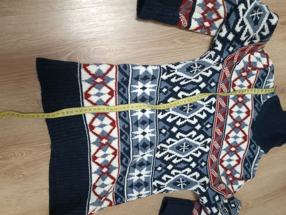 Теплий жіночій светр