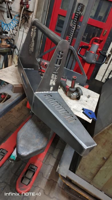 Zderzak pod wyciągarkę do samuraia samuraja w elementach do spawania