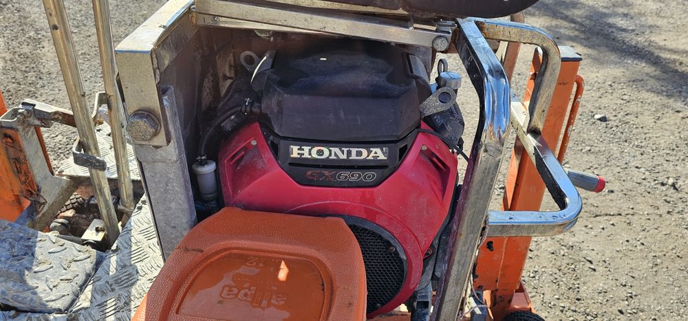 Zacieraczka samojezdna Zacieraczka dwutalerzowa B-MAC BM955-2S barikel