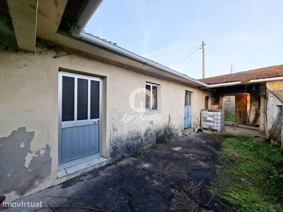 Moradia para Restauro com terreno de 6.478m2 em Arnoso Sta. Maria, ...