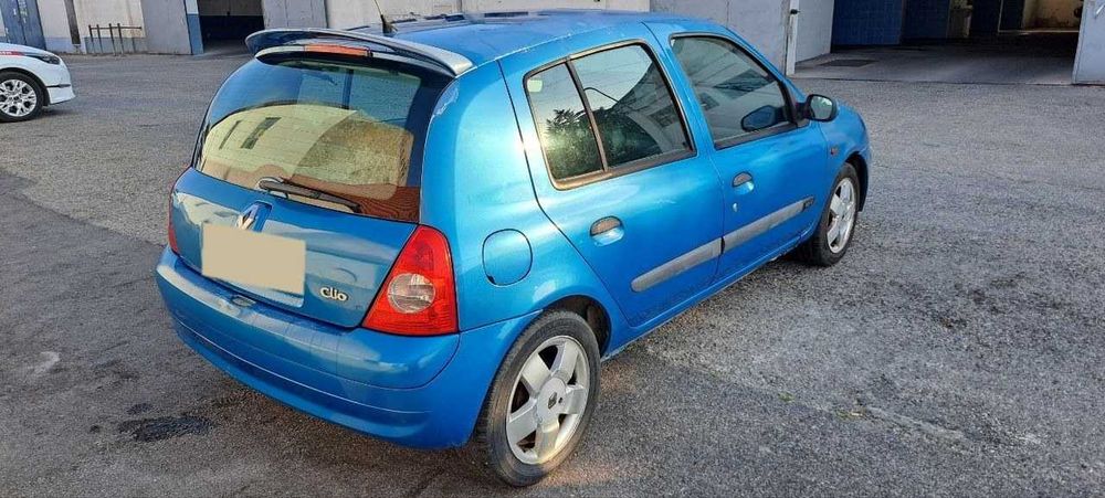 Renault Clio 1.2 16V – 2001 – 5 portas – Gasolina — photo 5