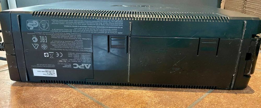 Zasilacz awaryjny UPS APC Back-UPS Pro 1500 VA/865W, 6xPL, AVR, LCD