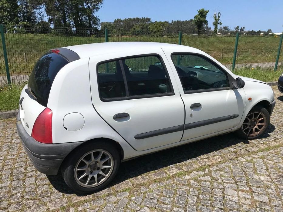 Renault Clio 1.2 5P 1999 - Para Peças