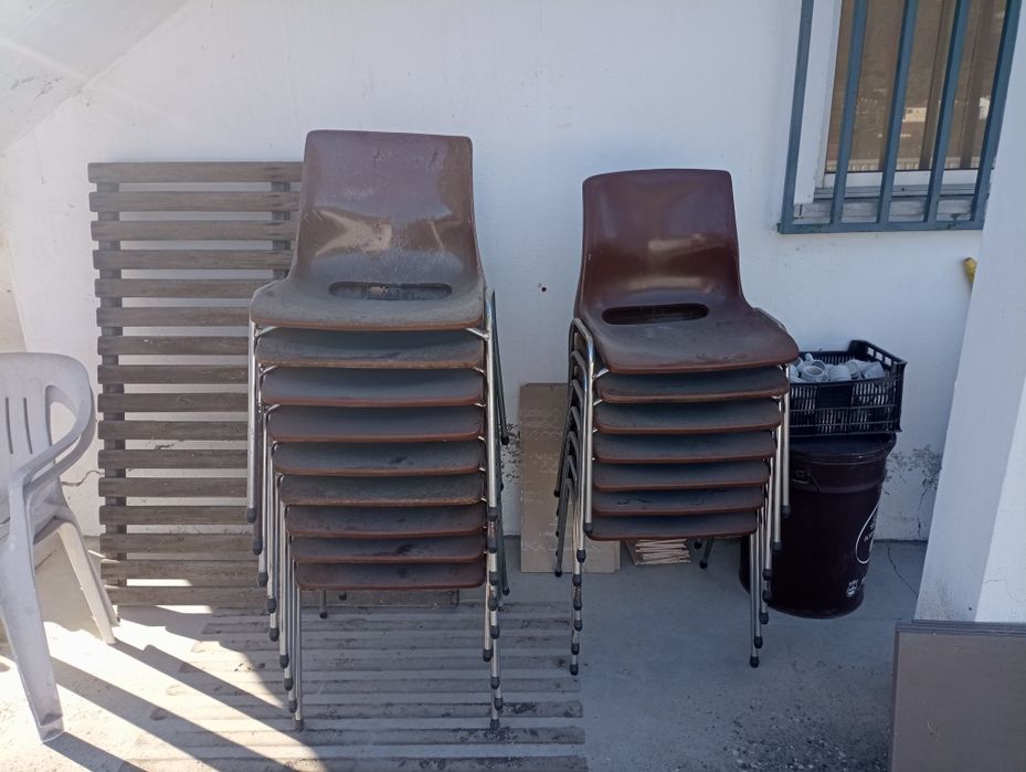 Cadeiras castanhas vintage