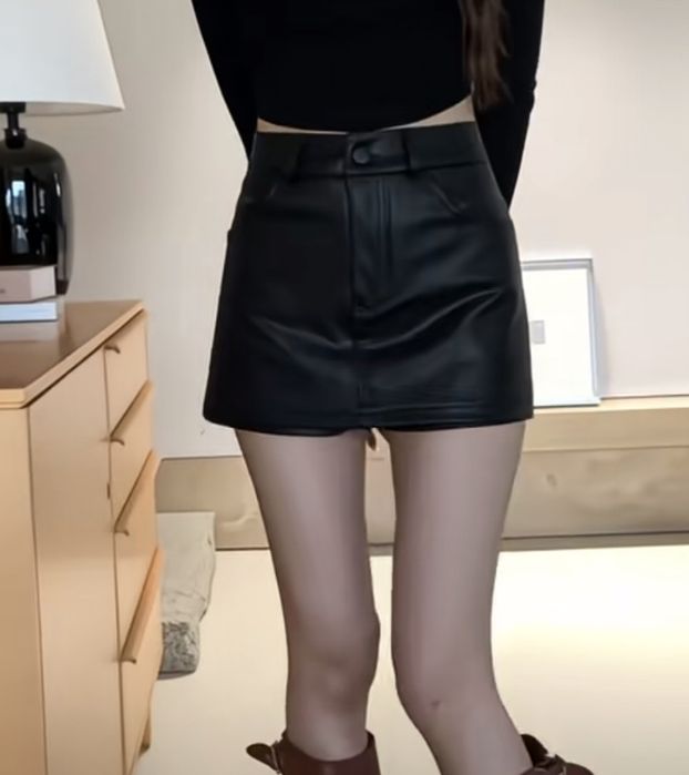 Шкіряна юбка-шорти