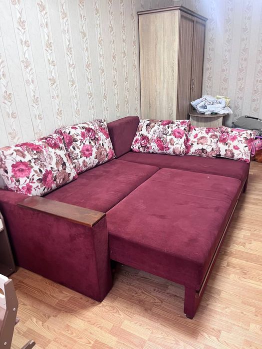 Диван розкладний в хорошому стані