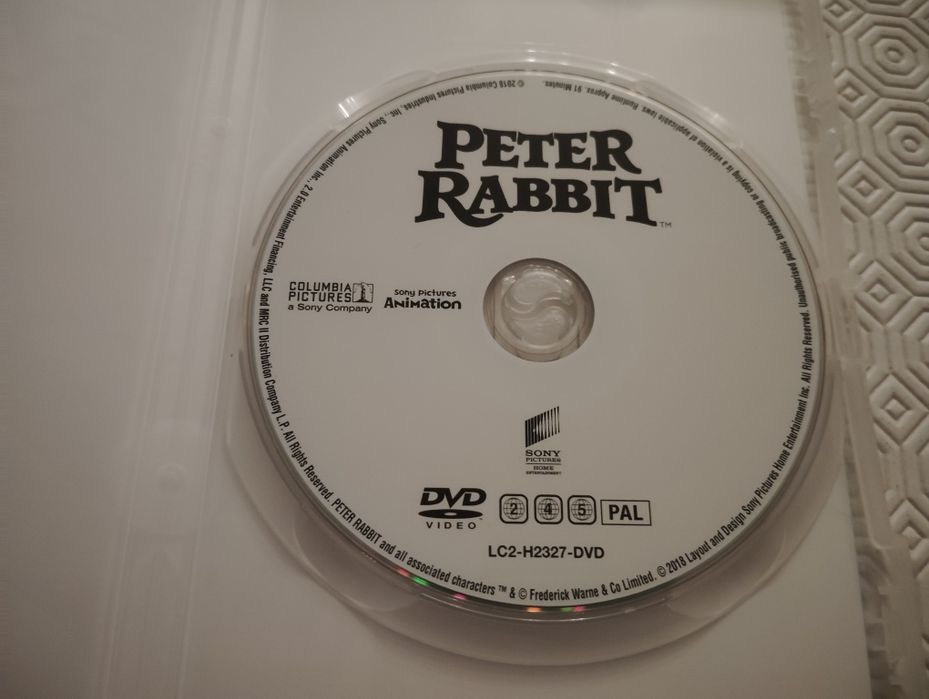 DVDs Filmes Infantis Peter Rabbit e Dibo Novos