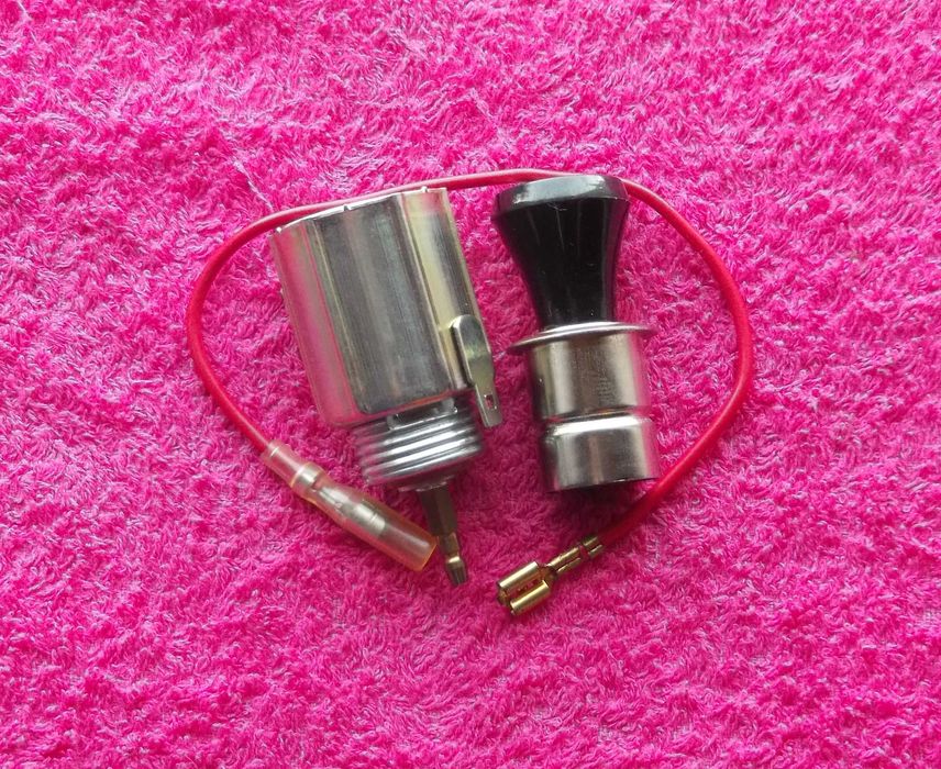 Zapalniczka ZS - 100 / 12 V. Nowa