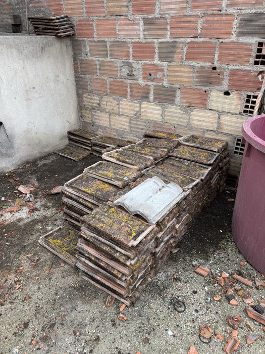 Telha  Plana Cerâmica Antiga