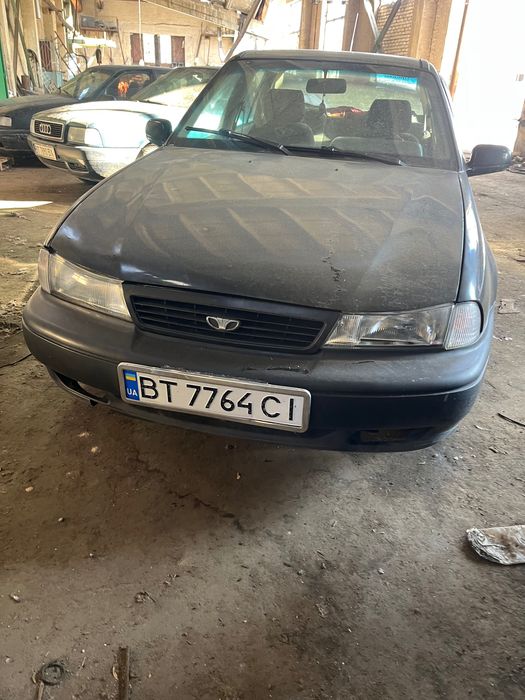 Автомобіль деу нексія