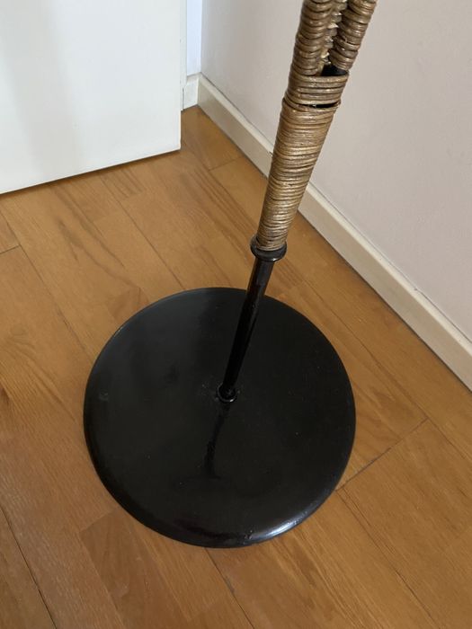 Cabide em ferro e verga