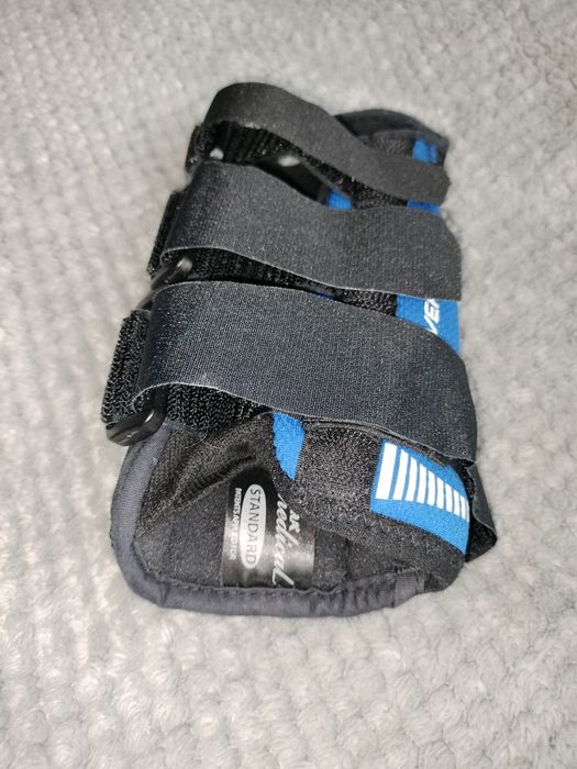 Orteza na nadgarstek prawa Meyra Medical Versa Fit