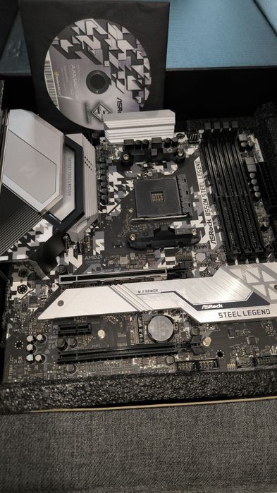 ASRock B550M Steel Legend AM4 B550 – Excelente Estado