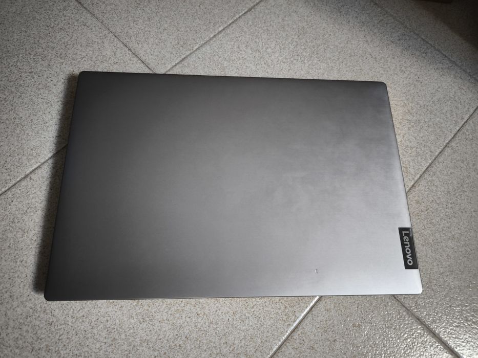 Portátil Lenovo Ideapad S145 usado