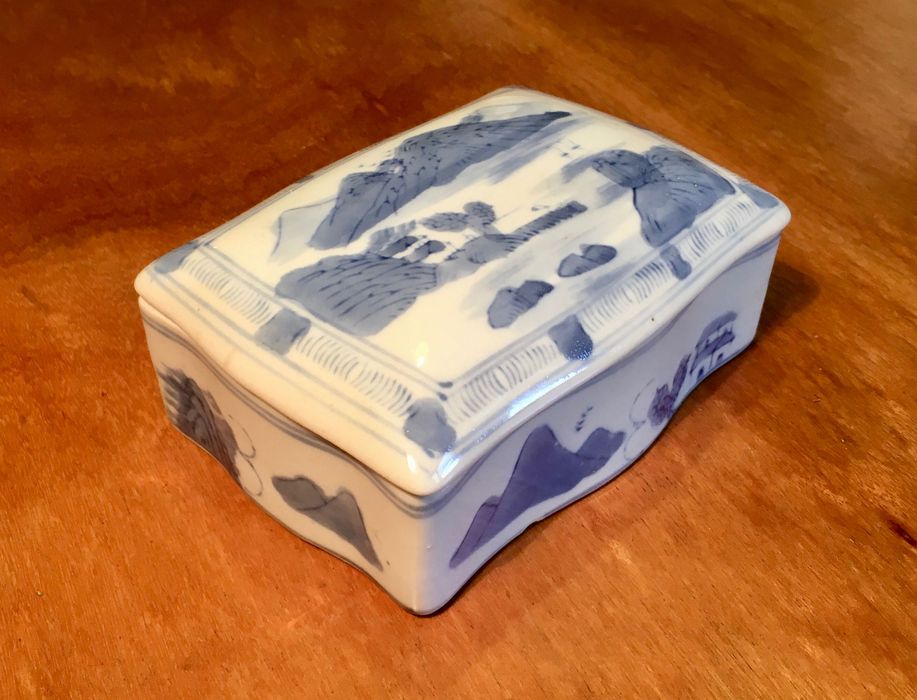 CAIXA CHINESA - pintada à mão - séc. XX - 12,7x9,1x5,3 cm/s