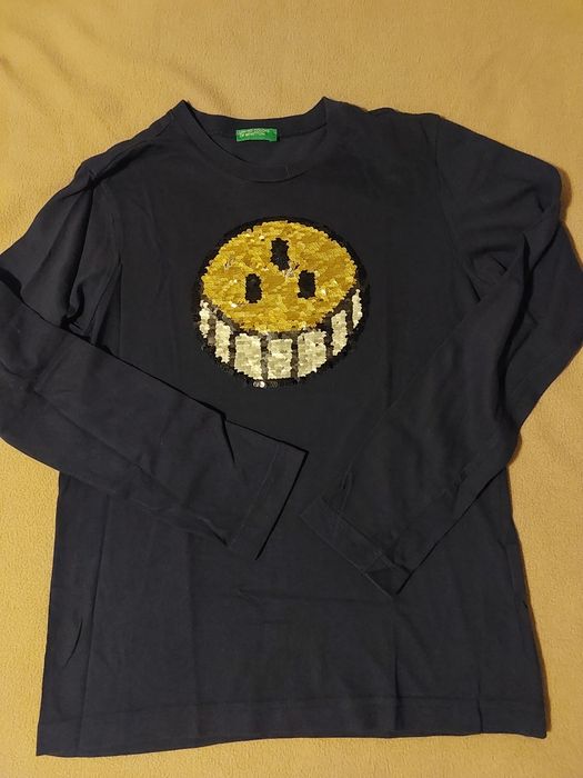 Sweat shirt azul marinho  com desenho reversível